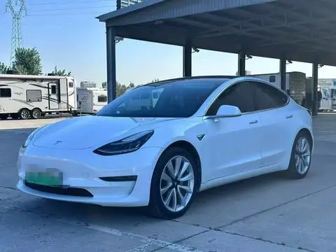 Tesla Model 3 2019 — фото 1