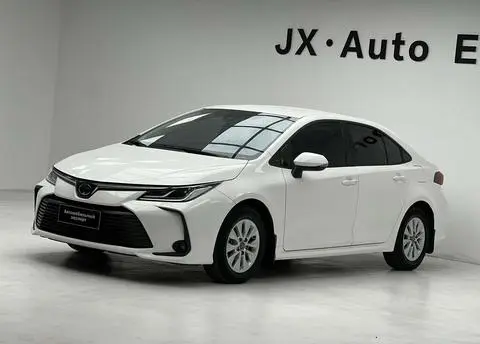 Toyota Corolla 2022 — фото 1