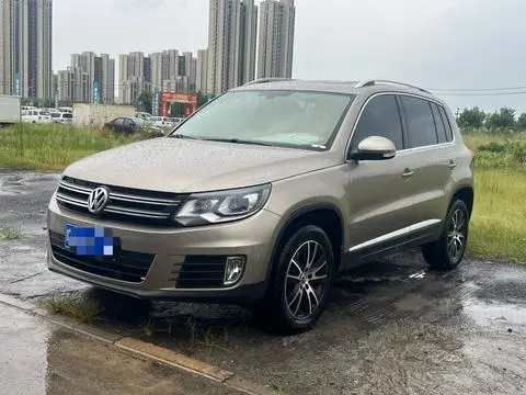 Volkswagen Tiguan 2015 — фото 1