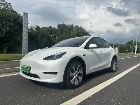 Tesla Model Y 2022 — фото 1