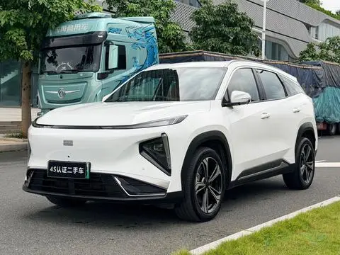 Geely L7 2025
