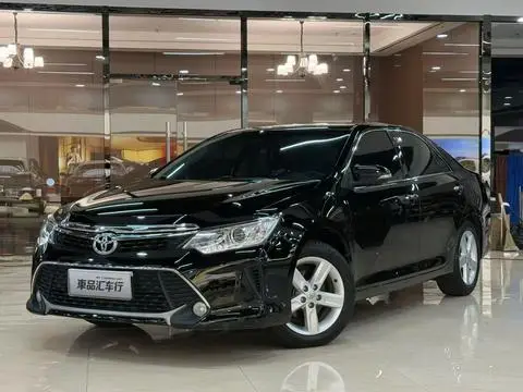 Toyota Camry 2015