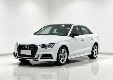 Audi A3 2018 — фото 1