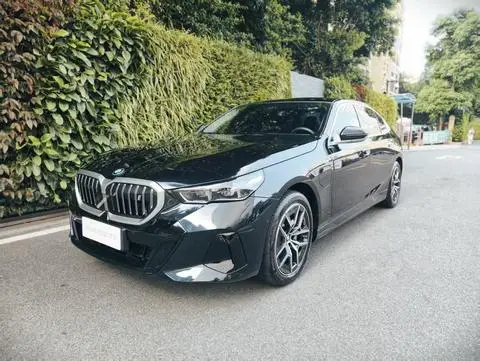BMW i5 2025 — фото 1