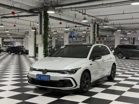 Volkswagen Golf 2021