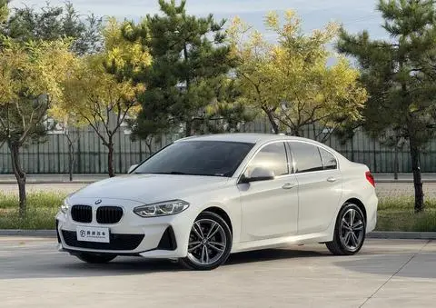 BMW 1 Series 2023 — фото 1