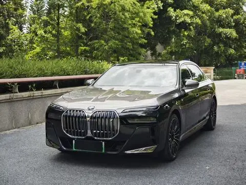 BMW i7 2023