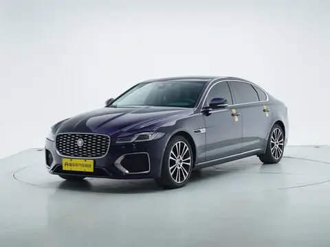 Jaguar XFL 2022 — фото 1