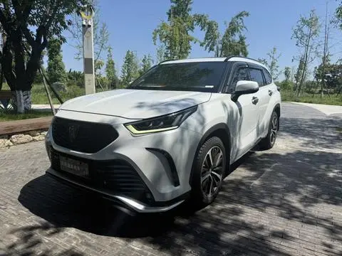 Toyota Crown Kluger 2022