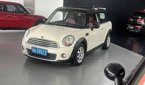 MINI CLUBMAN 2011