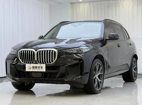 BMW X5 2025 — фото 1