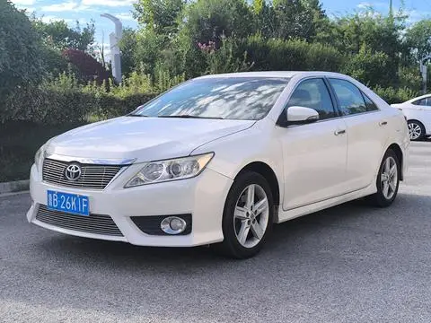 Toyota Camry 2012 — фото 1