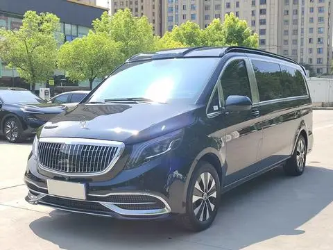 Mercedes-Benz 威霆 2023 — фото 1