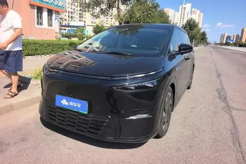 XPeng 小鹏X9 2024