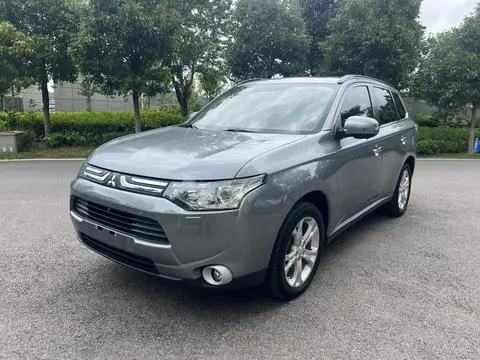 Mitsubishi 欧蓝德 2013