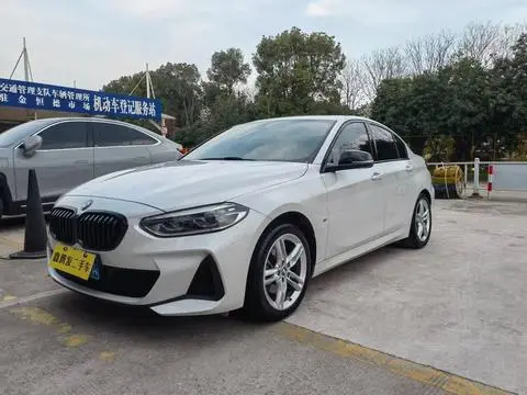 BMW 1 Series 2021