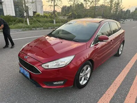 Ford Focus 2015 — фото 1