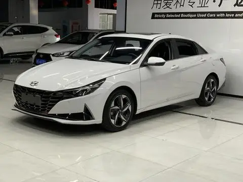 Hyundai Elantra 2022