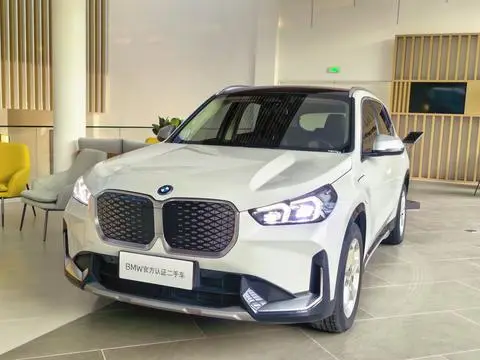 BMW iX1 2024