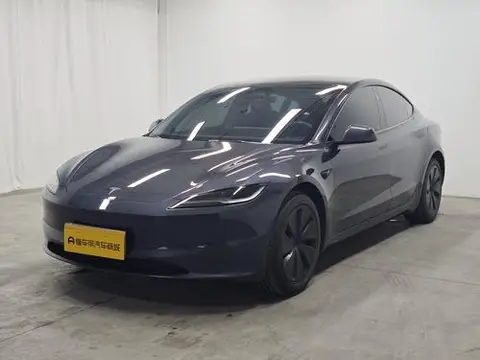 Tesla Model 3 2025 — фото 1