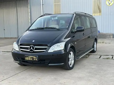 Mercedes-Benz 威霆 2013