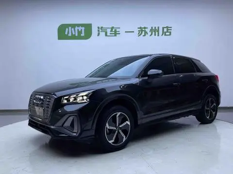 Audi Q2L e-tron 2022 — фото 1