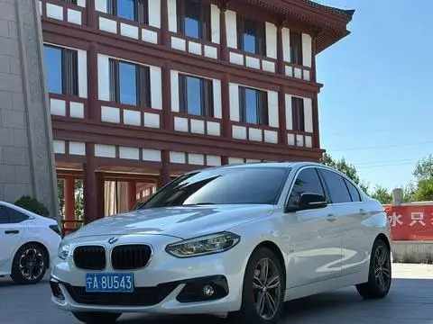 BMW 1 Series 2017 — фото 1