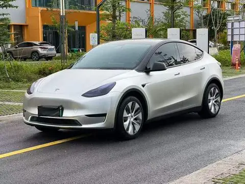 Tesla Model Y 2022 — фото 1