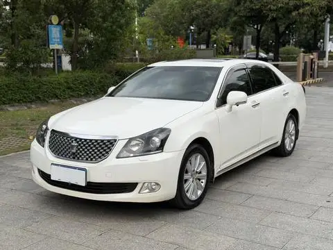 Toyota Crown 2010