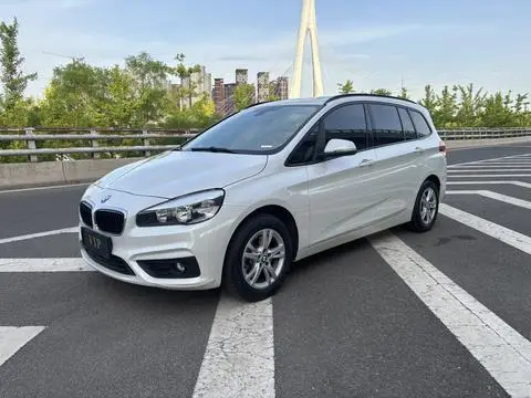 BMW 2 Series 多功能旅行车 2015