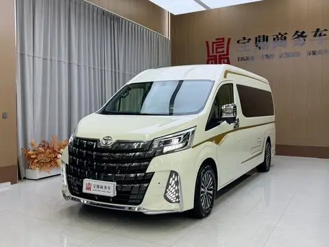 Toyota HIACE 2024 — фото 1