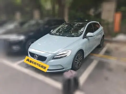 Volvo V40 2018