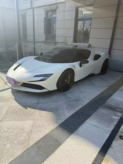 Ferrari SF90 2021