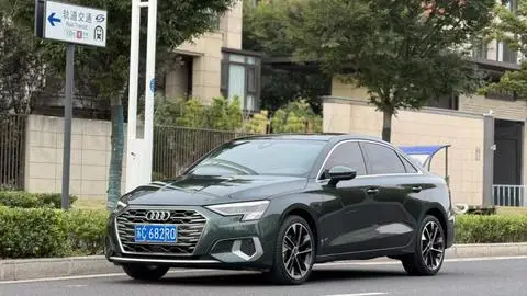 Audi A3 2022 — фото 1