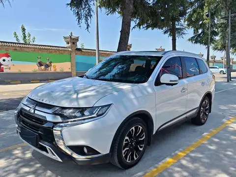 Mitsubishi 欧蓝德 2020