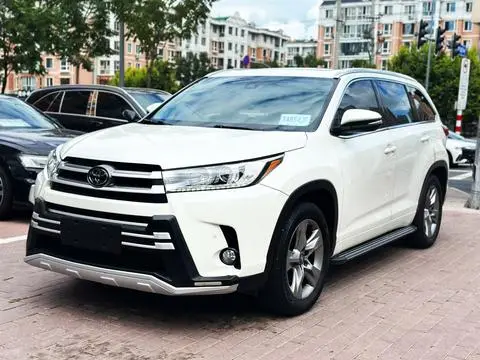 Toyota Highlander 2018 — фото 1