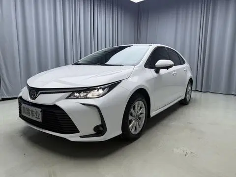 Toyota Corolla 2023 — фото 1