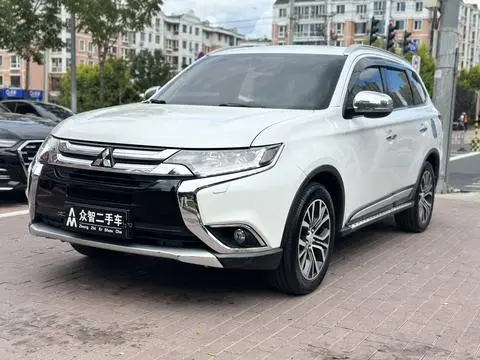 Mitsubishi 欧蓝德 2016