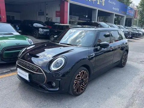 MINI CLUBMAN 2023
