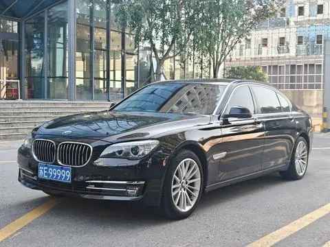 BMW 7 Series 2014 — фото 1