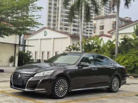 Toyota Crown 2018
