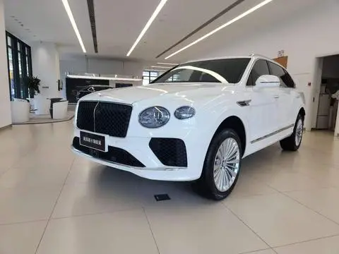 Bentley 添越 2026
