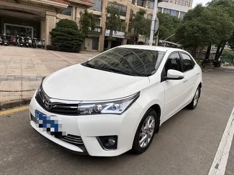 Toyota Corolla 2017 — фото 1