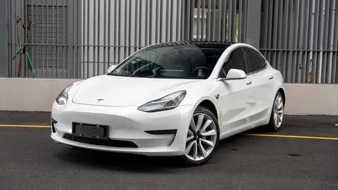 Tesla Model 3 2019 — фото 1