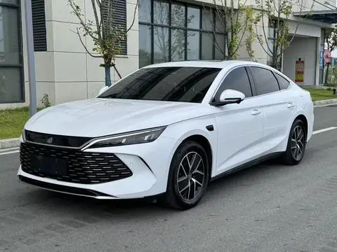 BYD 秦L DM 2025 — фото 1