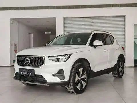 Volvo XC40 2024 — фото 1