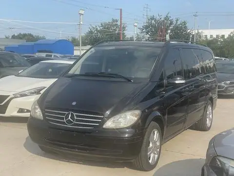 Mercedes-Benz 唯雅诺 2010