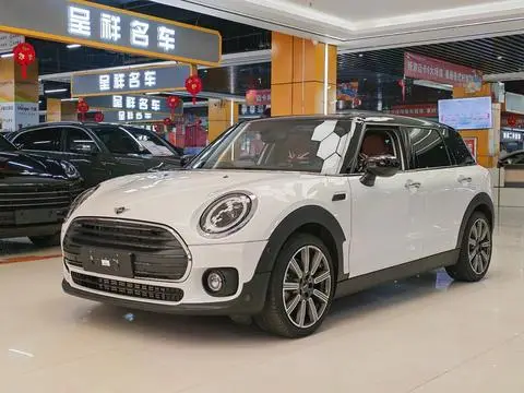 MINI CLUBMAN 2023