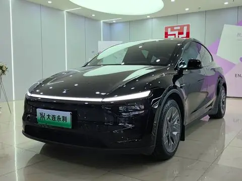 Tesla Model Y L 2026