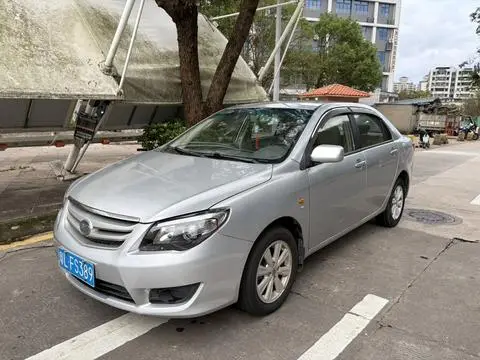 BYD L3 2013